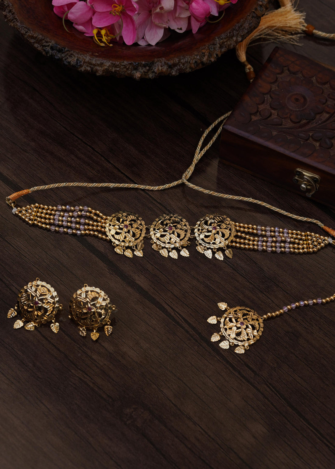Afsah Choker