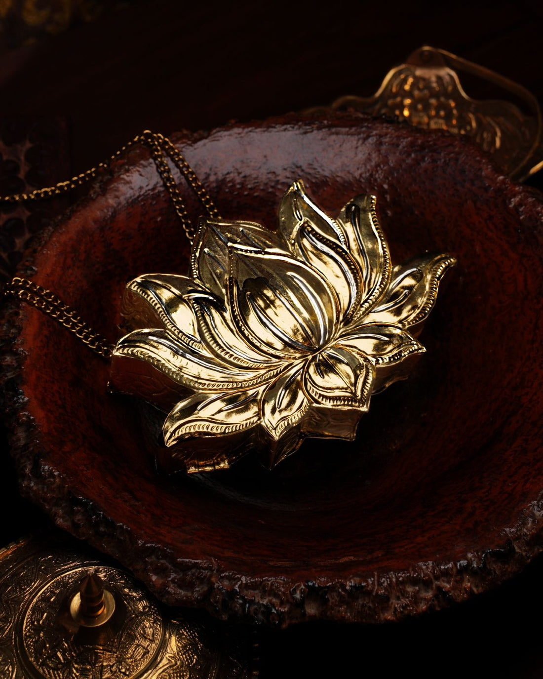 Lotus Metal Clutch