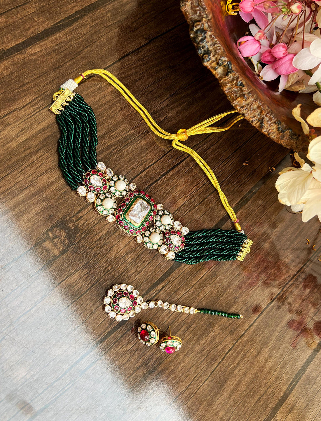 Elham choker
