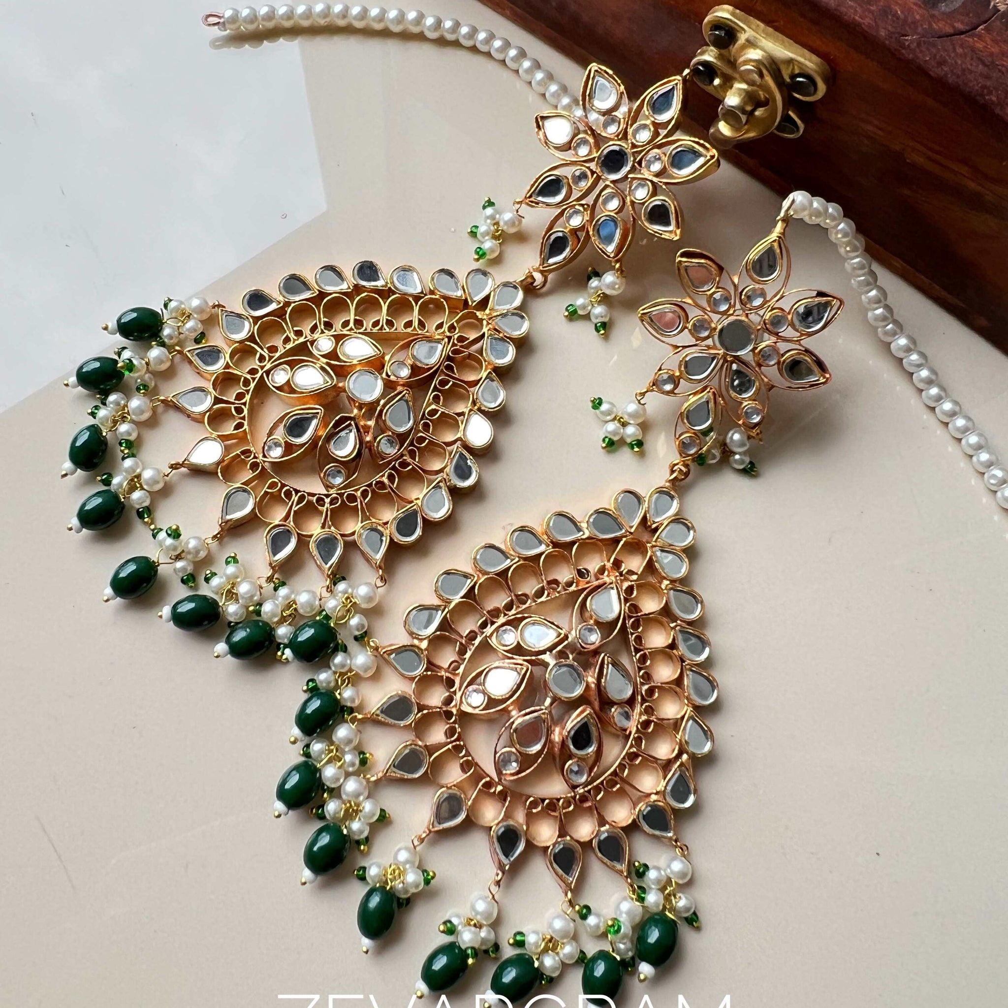 UFFAQ OVERSIZED EARRINGS